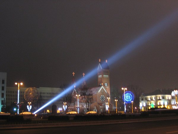 Vaizdas:Minsk church lights.jpg