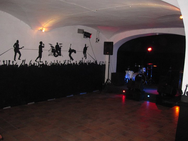 268651 224473984261388 749246 n.jpg