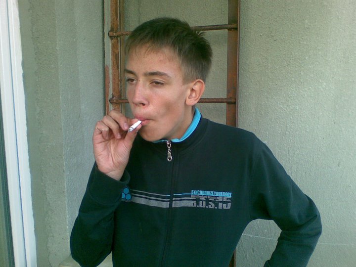 Vaizdas:Tomas rūkantis.jpg