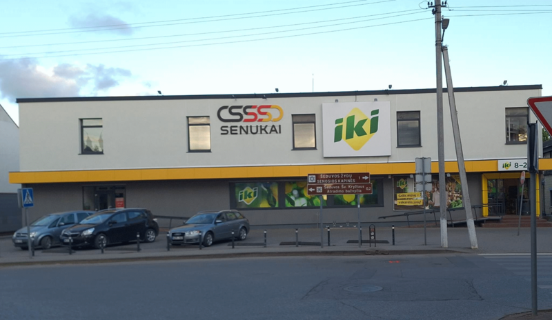 Vaizdas:Šeduvos „Iki“ ir „Senukai“ parduotuvės.png