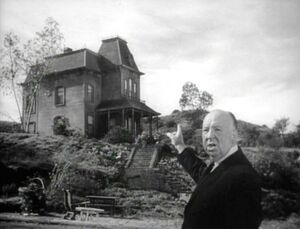 Alfred Hitchcock House psycho namas filmas.jpg