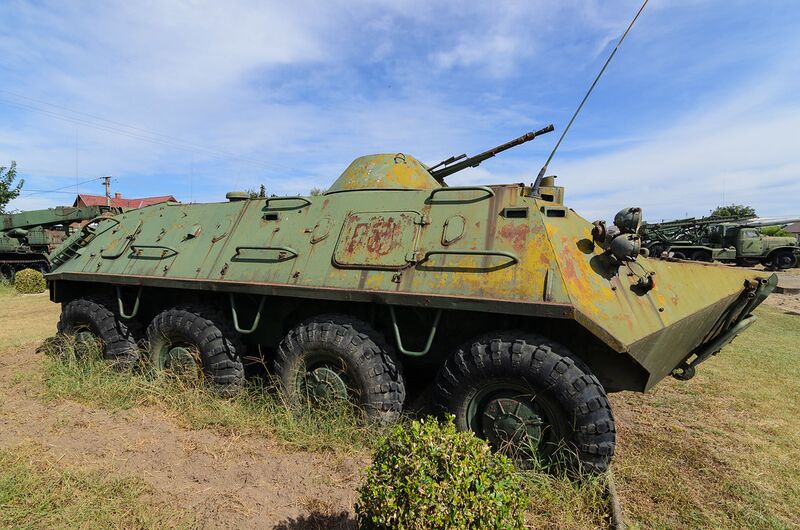 Vaizdas:BTR-60-su-bokstu.jpg