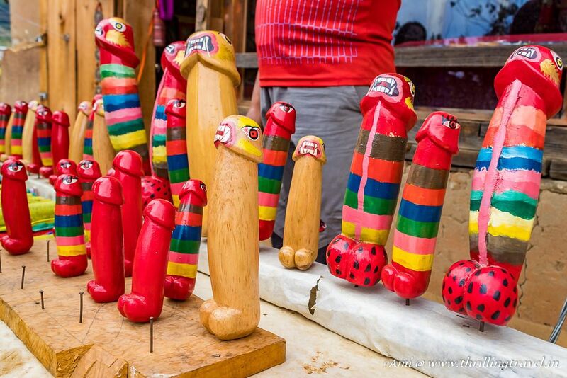 Vaizdas:Butanas mediniai pimpalai suvenyrai.jpg