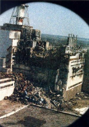 Cernobylio reaktorius 14 valandu po avarijos.jpg