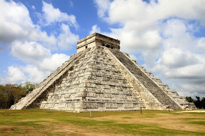 Vaizdas:Chichen-Itza-piramide-zikuratas.jpg
