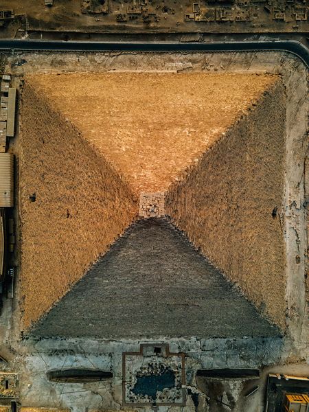 Vaizdas:Didzioji gizos piramide egiptas is virsaus.jpg