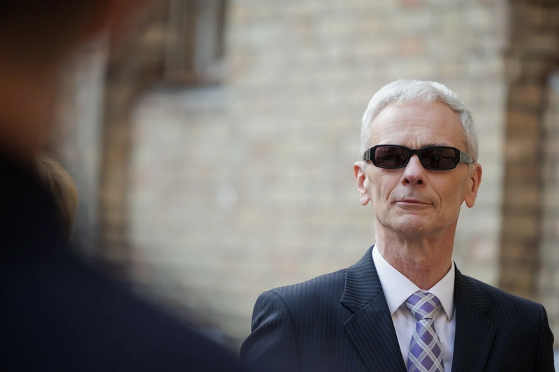 Vaizdas:Dzh Bond.webp