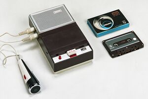 First Philips cassette recorder 1963-ALI-global.jpg