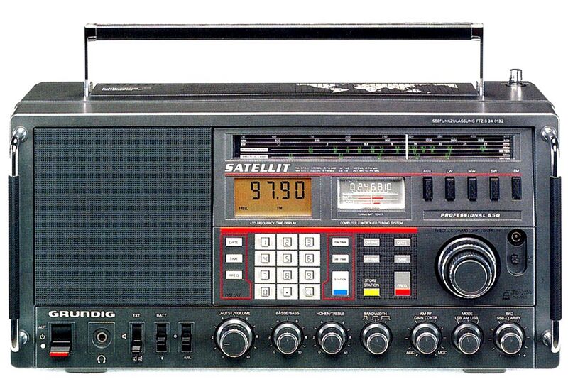 Vaizdas:Grundig-satellit-650-radijo imtuvas-1986.jpg