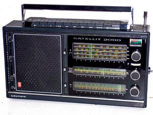 Grundig Satellit 2000 radijo imtuvas trumpuju bangu.jpg