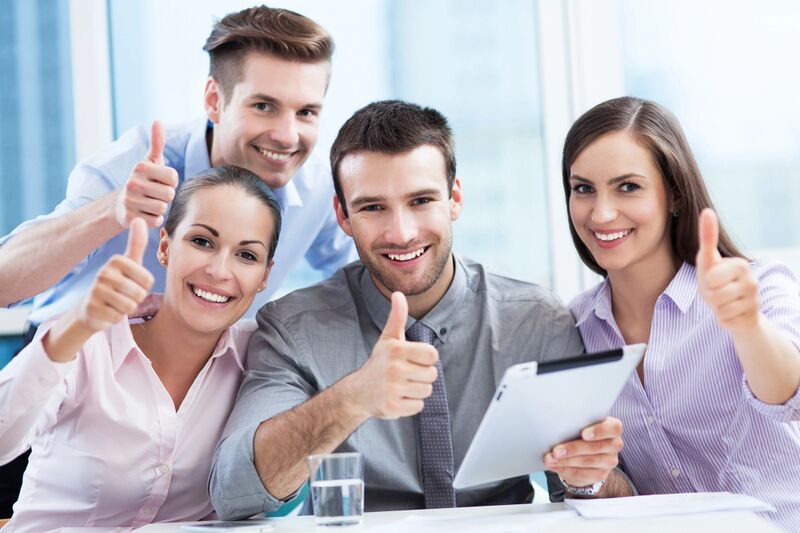 Vaizdas:Happy-business-people.jpg