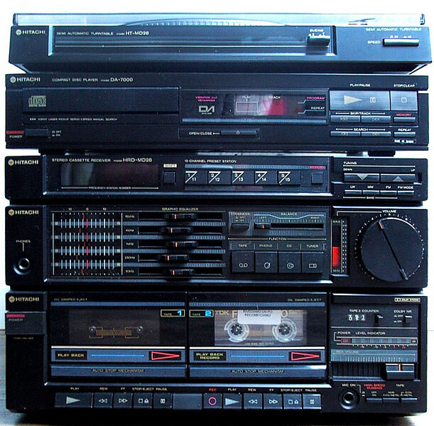 Vaizdas:Hitachi muzikinis centras audio sistema.jpg