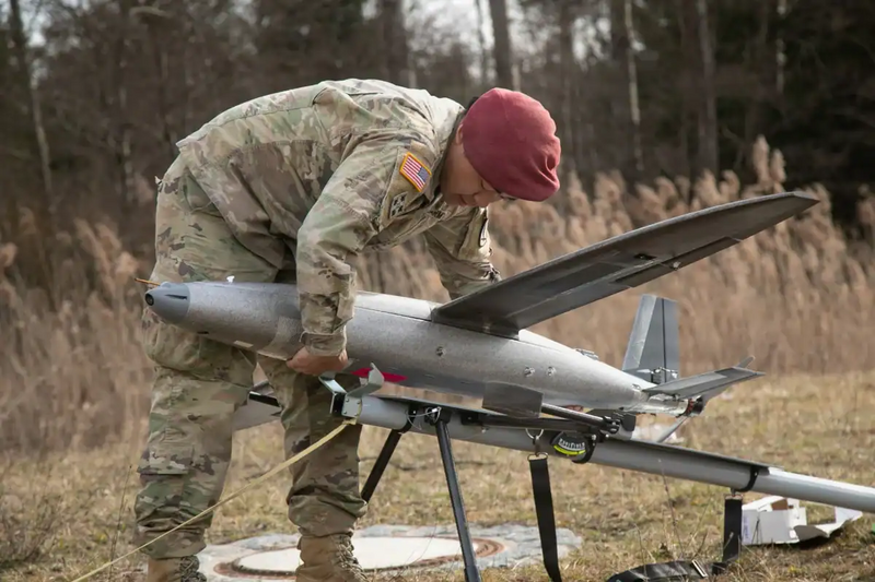 Vaizdas:Hornet dronas kareivis paruosimas.webp