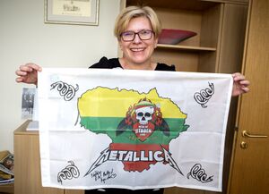 Ingrida simonyte su veliava metallica lietuva.jpg