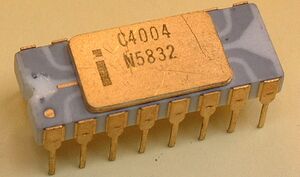 Intel-4004-mikroprocesorius-procesorius-mikroschema-keramikinis-korpusas-gold-pins.jpg
