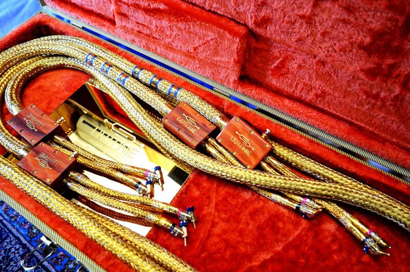 Vaizdas:Liutanie audiofilinis kabelis ranku darbo laidas.jpg