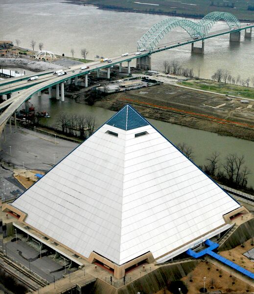 Vaizdas:Memfio piramide sena.jpg