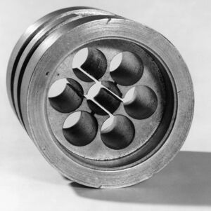 Original cavity magnetron 1940.jpg