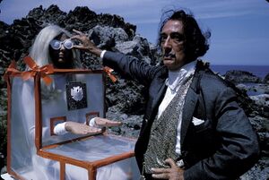 Salvador dali bendravimas.jpg