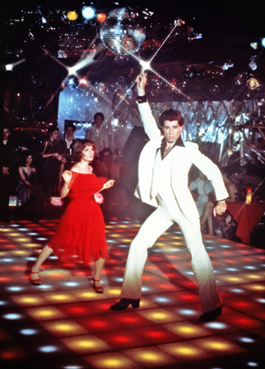 Saturday night fever filmas scena.webp