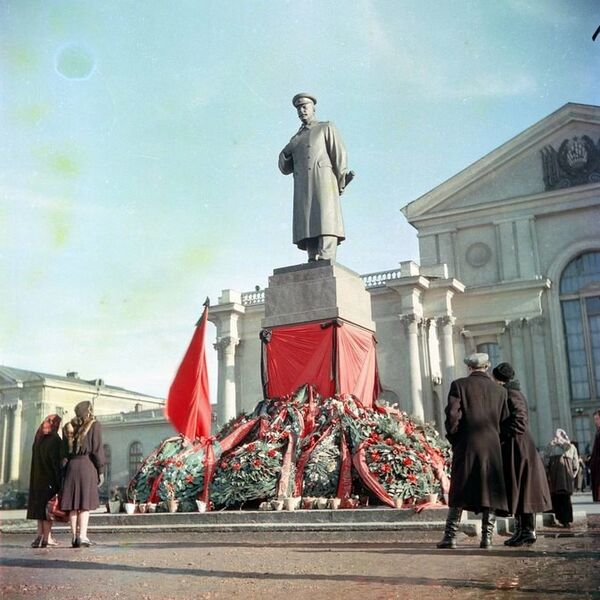Vaizdas:Stalinas vilnius gelezinkelio stotis.jpg