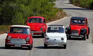 VW-Beetle Citroen-2CV Fiat-500 British-Leyland-Mini masinos.jpg